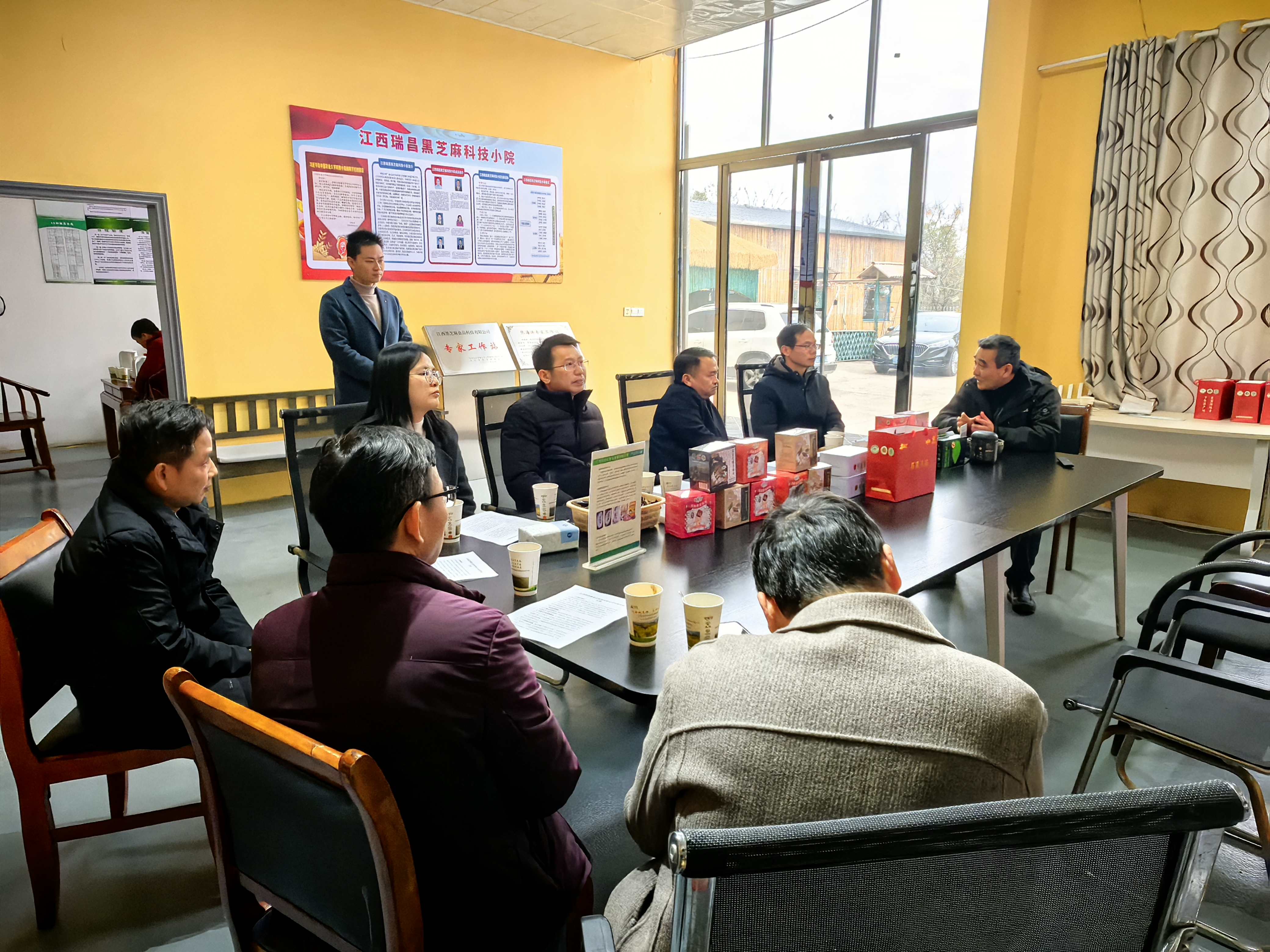 瑞昌市副市长向坚一行人于江西瑞昌黑芝麻科技小院进行“四融一共和美乡村” 实地调研